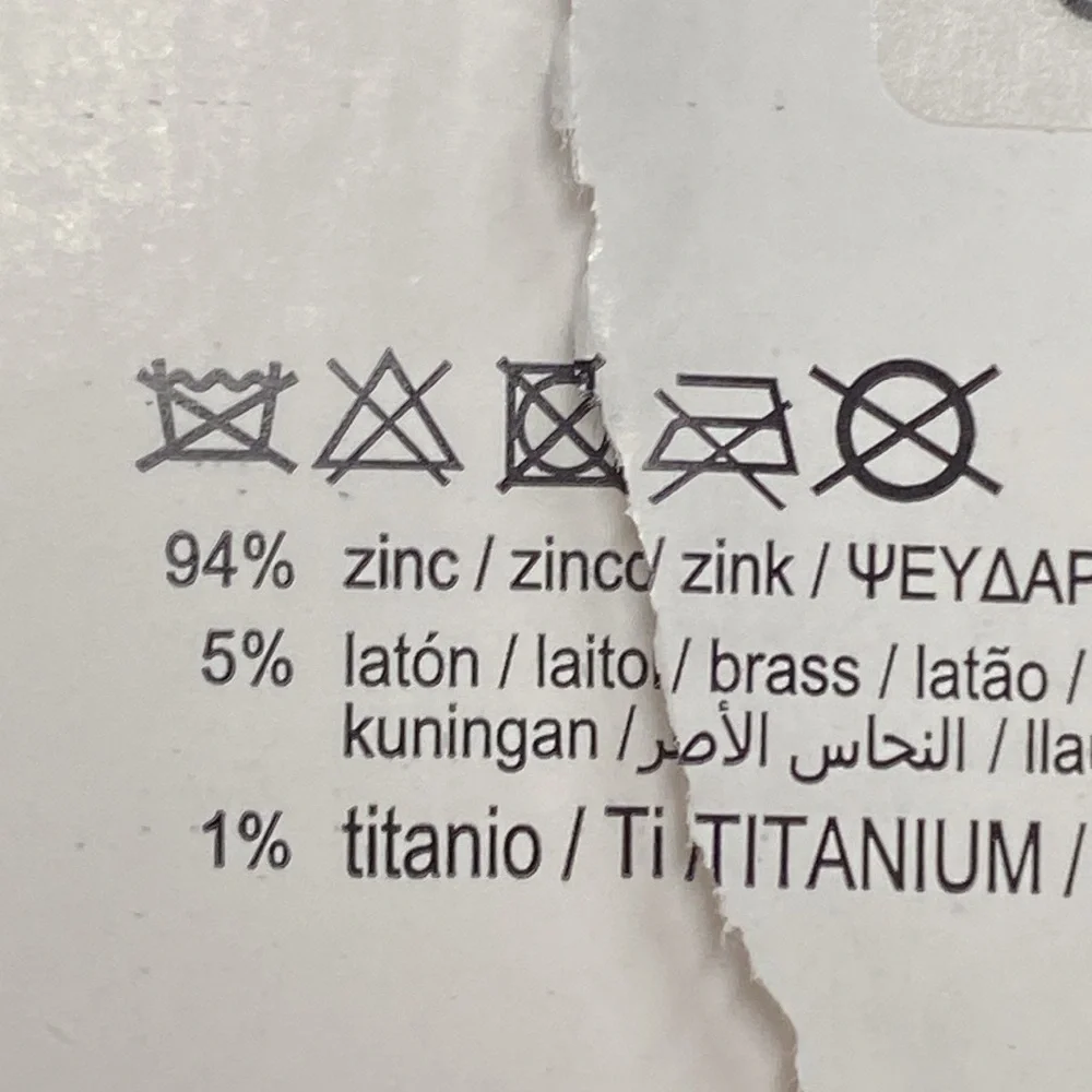 NWT. Zara Golden Engraved Flower Maxi Earrings. - Picture 7 of 7